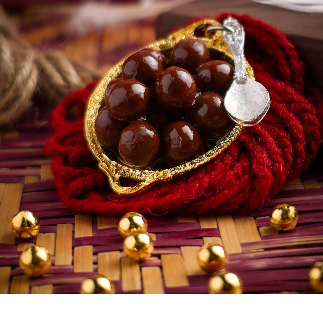 Gulab Jamun on Golden thali miniature Magnet