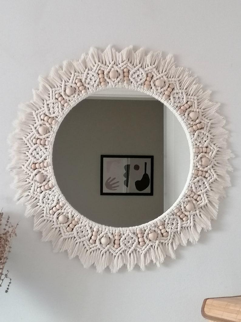 HarmonyKnotReflex - Macrame mirror with wooden beads