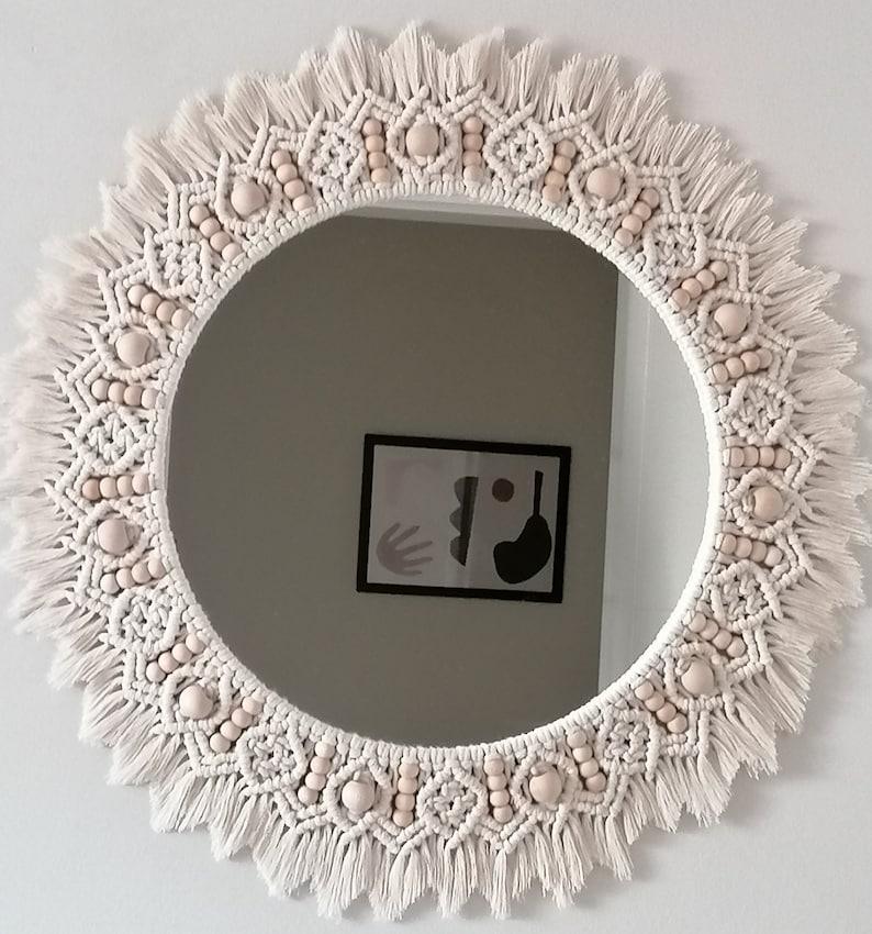 HarmonyKnotReflex - Macrame mirror with wooden beads